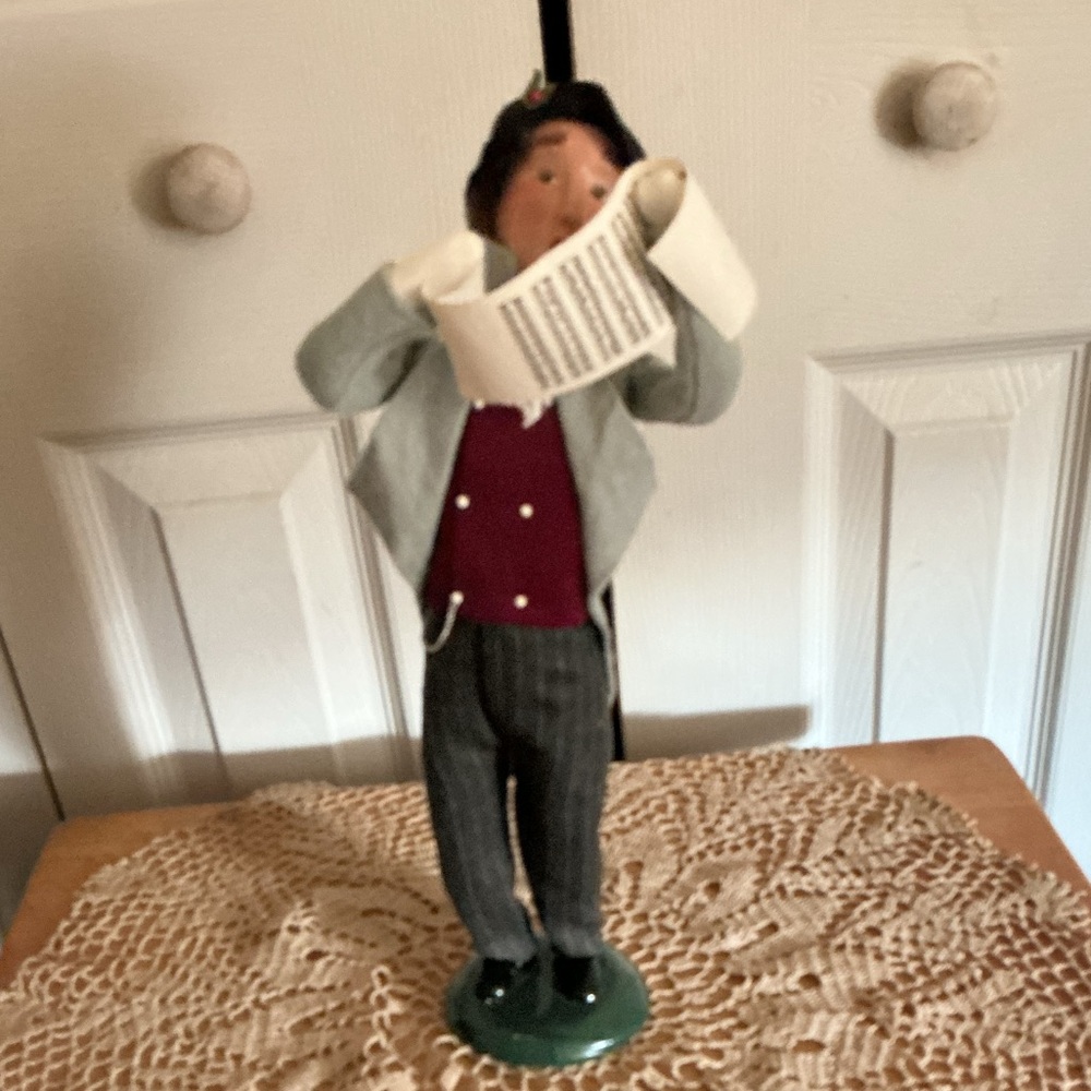 Charming 2001 Byers Choice Choir Caroler